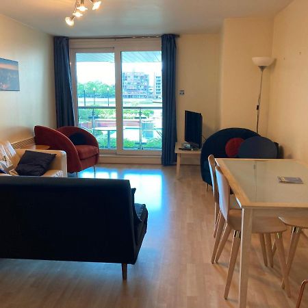 לונדון St George Wharf Apartment מראה חיצוני תמונה
